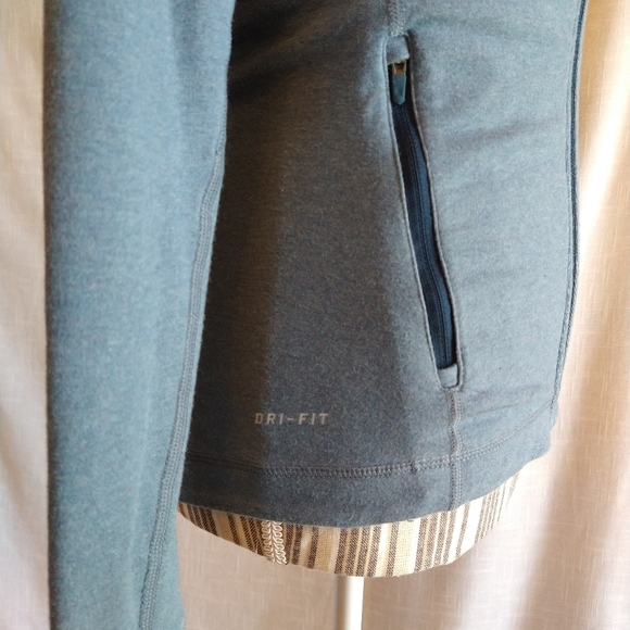 Nike dri fit Activewear sweatjacket sweatshirt size small - Picture 4 of 16